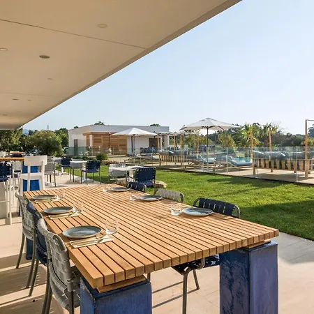 Otel Golden Tulip Porto-vecchio 4*