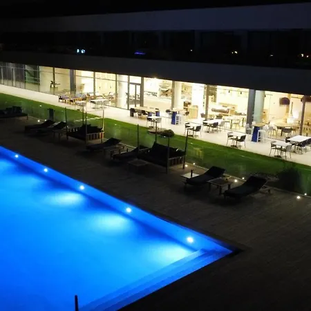 Golden Tulip Porto-vecchio 4*