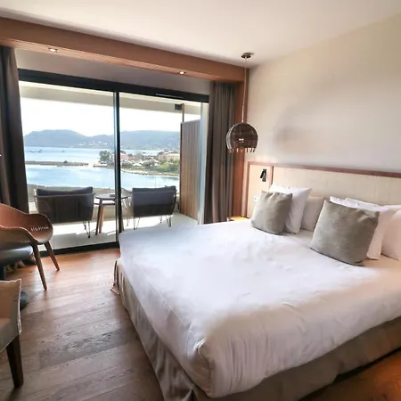 Otel Golden Tulip Porto-vecchio 4*