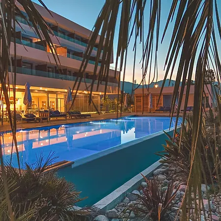 Golden Tulip Porto-vecchio Hotel