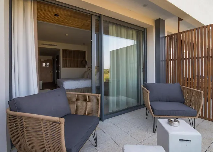 Golden Tulip Porto-vecchio 호텔