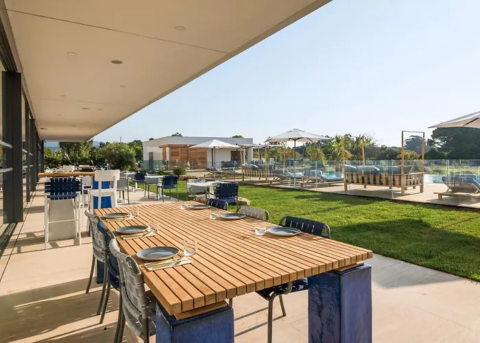 Hotel Golden Tulip Porto-vecchio 4*