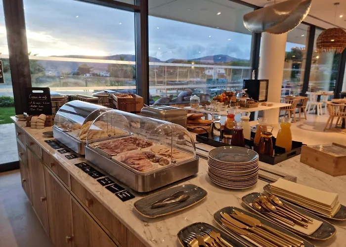 Golden Tulip Porto-vecchio 4* 포르토베쉬오