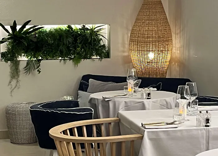 호텔 Golden Tulip Porto-vecchio 포르토베쉬오