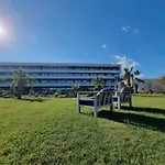 Golden Tulip Porto-vecchio 4*
