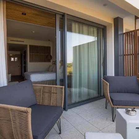 Golden Tulip Porto-vecchio Hotel