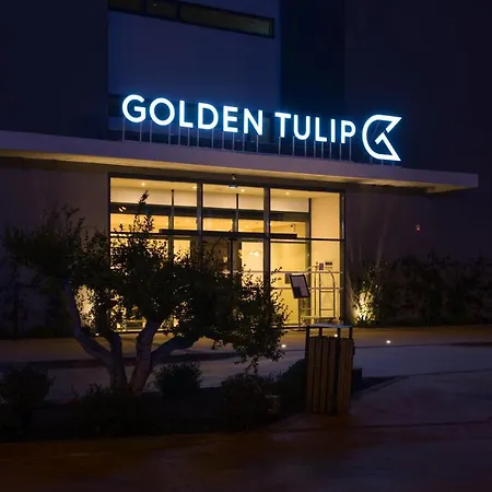 호텔 Golden Tulip Porto-vecchio 4*