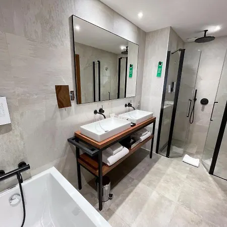Hotel Golden Tulip Porto-vecchio 4*