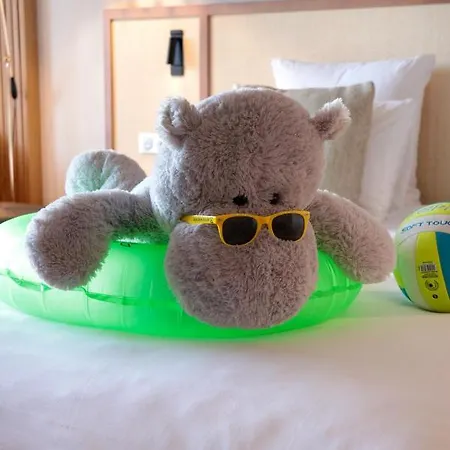 Golden Tulip Porto-vecchio 4*