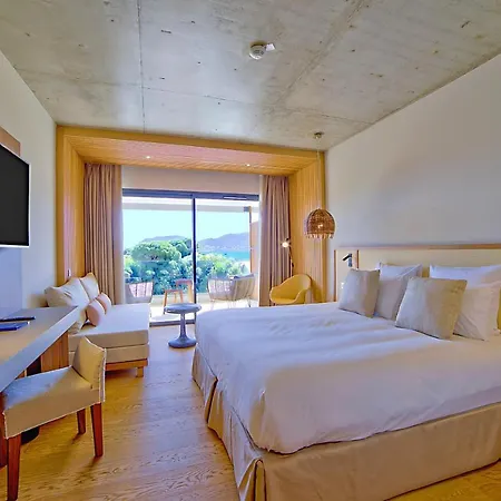 Ξενοδοχείο Golden Tulip Porto-vecchio 4*