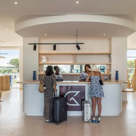 Golden Tulip Porto-vecchio Hotel 4*