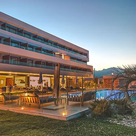Golden Tulip Porto-vecchio 4*