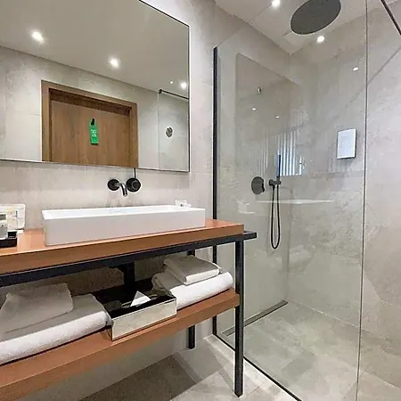 Golden Tulip Porto-vecchio Πόρτο Βέκιο