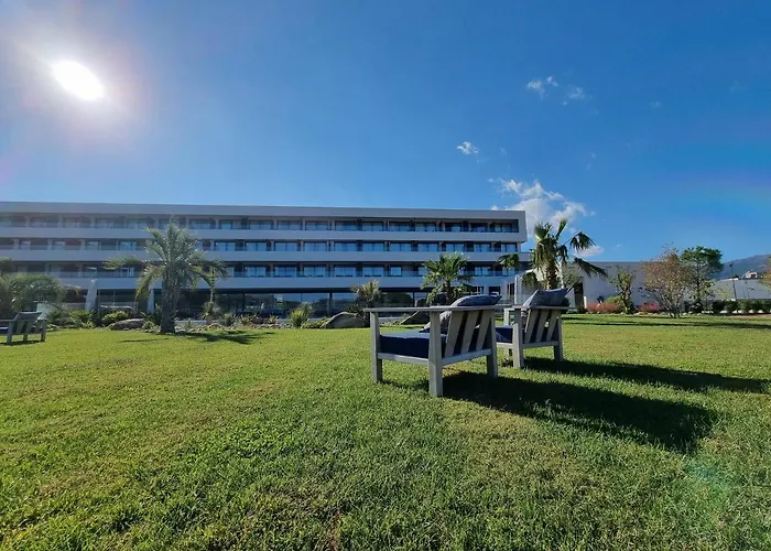 Golden Tulip Porto-vecchio 4*