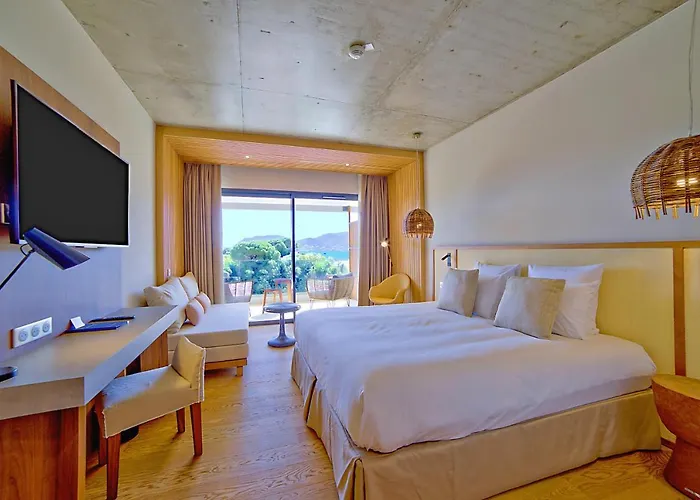 Hotel Golden Tulip Porto-vecchio 4*